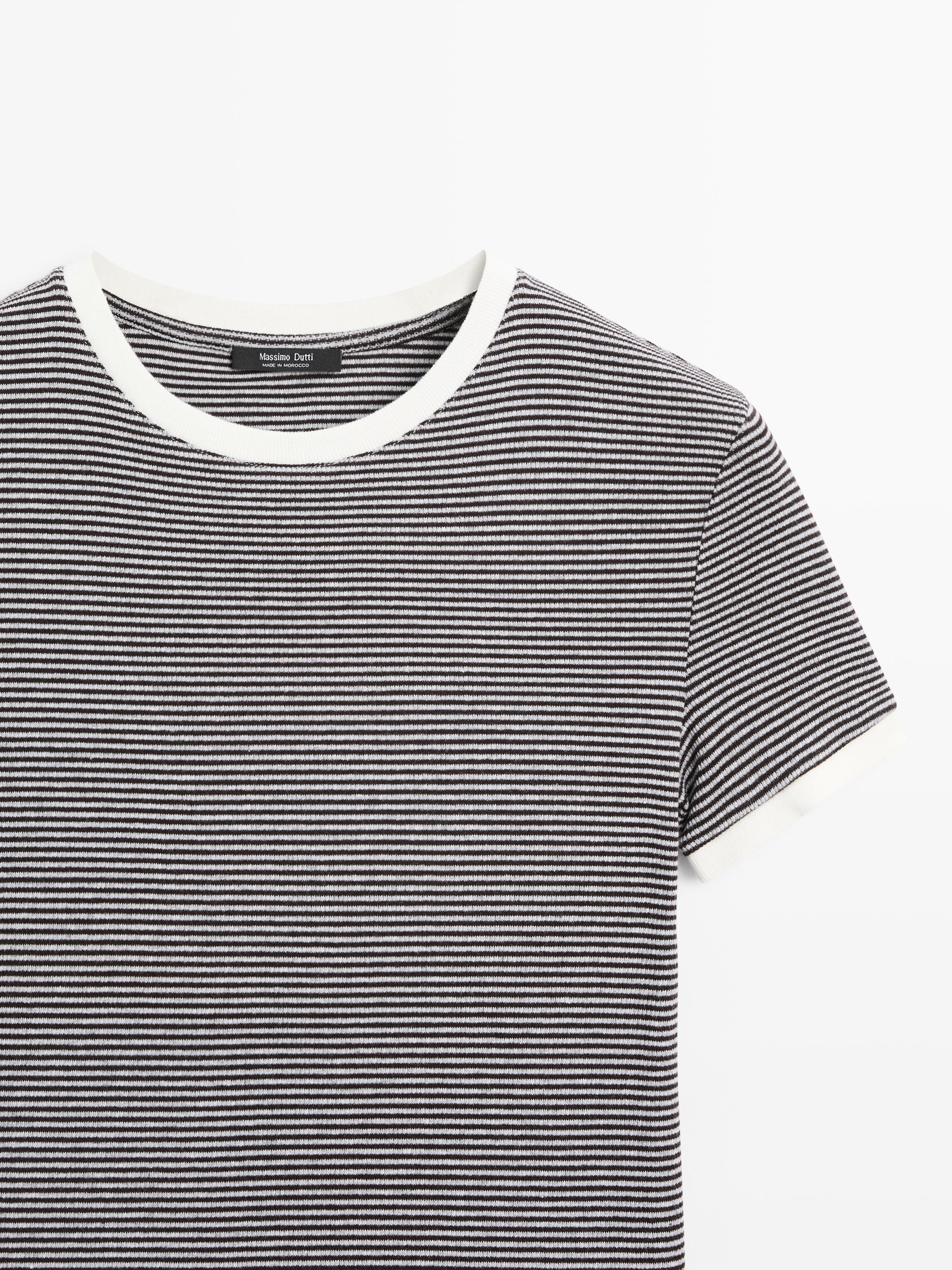 Short sleeve T-shirt with contrast detail